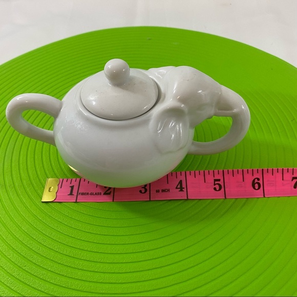 Ceramic elephant sugar creamer and salt and pepper cutest ever!!! - Picture 10 of 13